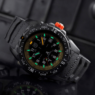 Bear Grylls Survival, 43 mm, Taucheruhr, XB.3731, UV shot