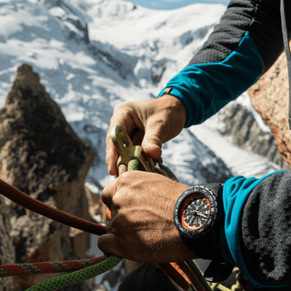 Bear Grylls Survival, 43 mm, Taucheruhr, XB.3739, Stimmungstafel mit Getragene Uhr