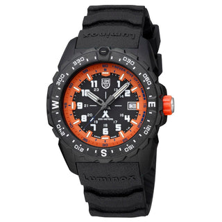 Bear Grylls Survival, 43 mm, Taucheruhr, XB.3739, Seitenansicht mit Krone und Armband