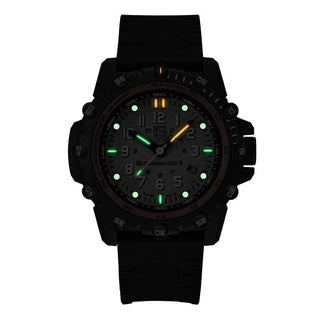 Commando Frogman, 46 mm, Militäruhr / Taucheruhr - 3301, Nachtansicht mit Leuchtröhren