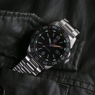 Pacific Diver, 44 mm, Taucheruhr - 3122, UV Shot grüne und orangene Leuchtröhren